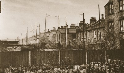 Le antenne della periferia, da Wonderful London, pubblicato 1926-27 da English Photographer